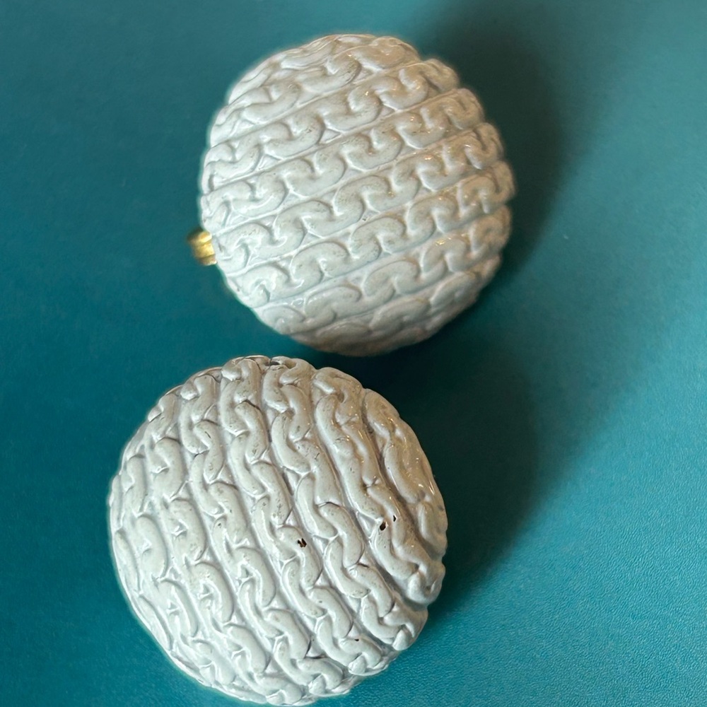 VINTAGE earrings 3/4 inch